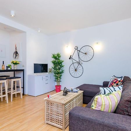 Private Garden Apartment Дубровник Екстер'єр фото